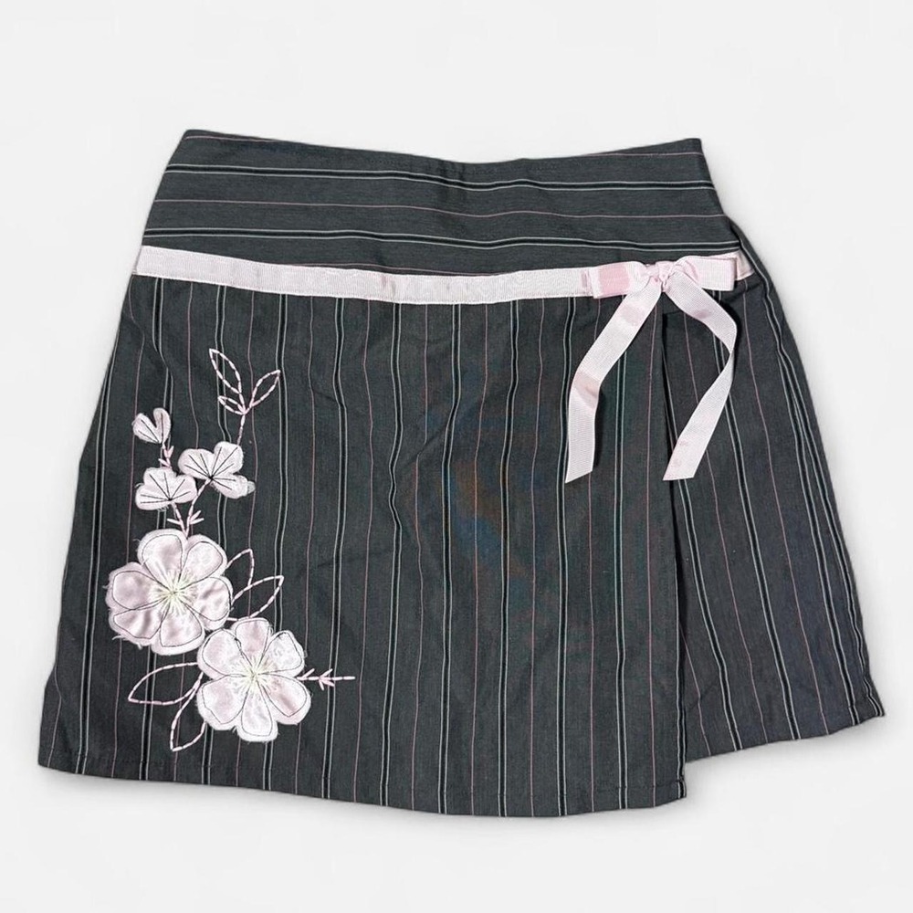 Byer California Vintage Y2K Striped Floral Embroidered Skort Grey Pink Large